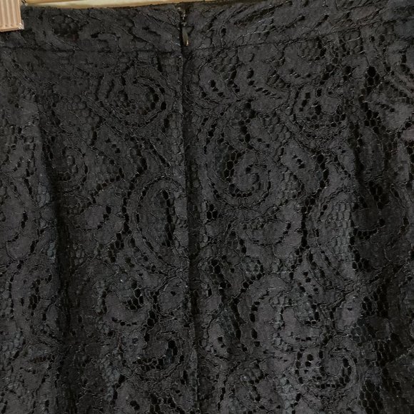 REDUCED PRICE! #119 Planet Lace Skirt, Black, Size 16 - Picture 2 of 3